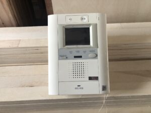 マンションインターホン・感知器の室内工事（一日目）